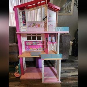 Barbie dream House